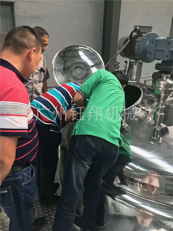 怎樣幫你的乳膏劑真空均質乳化機洗一個干干凈凈的澡呢？【鈺翔】