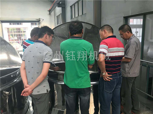 真空升降乳化機(jī)處理物料效果好的這兩大特點(diǎn)你了解了嗎？【鈺翔】